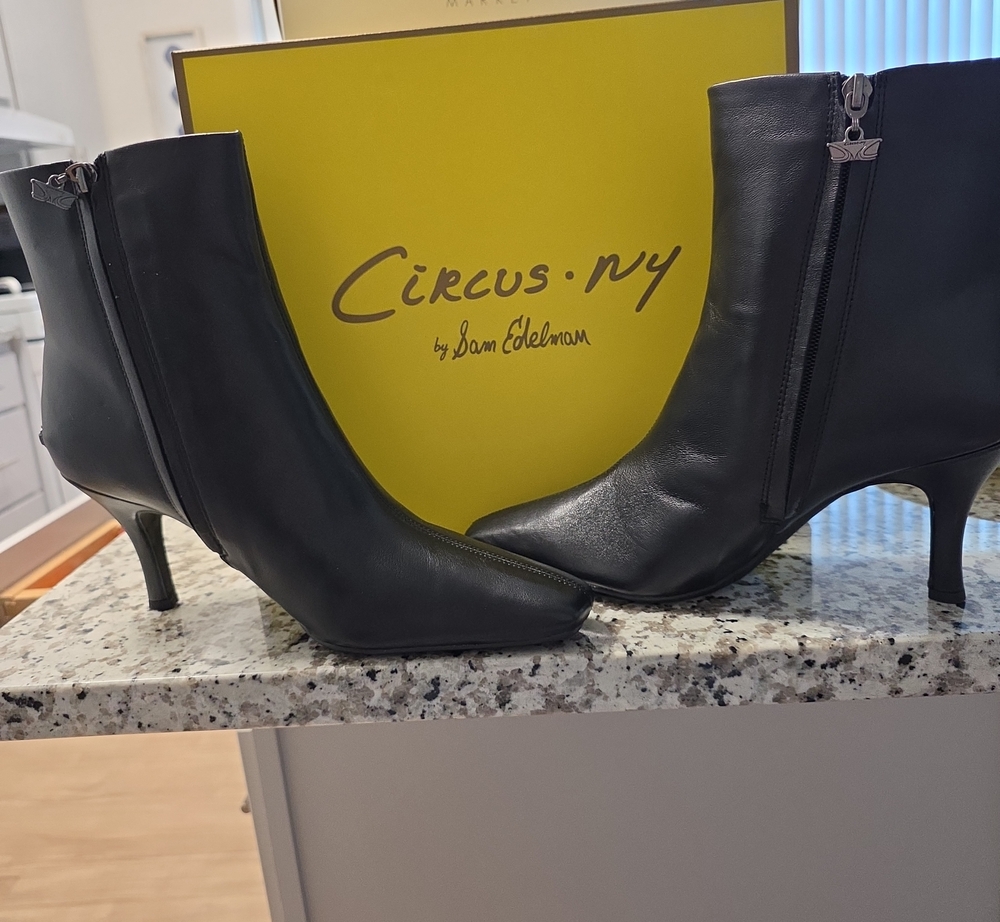 Circus by Sam Edelman Black Pointed-Toe Leather Ankle Boots
